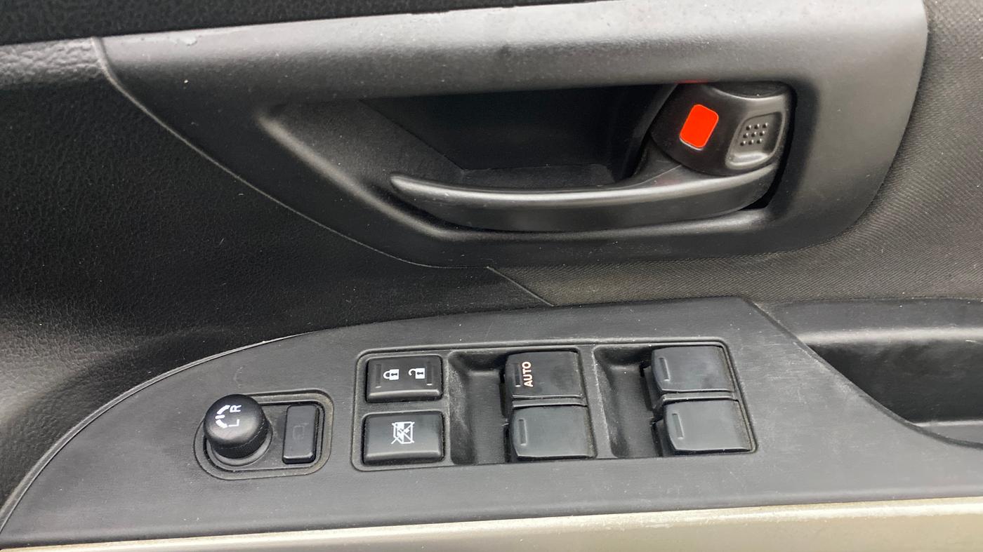 2015 Maruti S Cross DELTA 1.6, Diesel, Manual, 94,957 km, Driver Side Door Panels Control