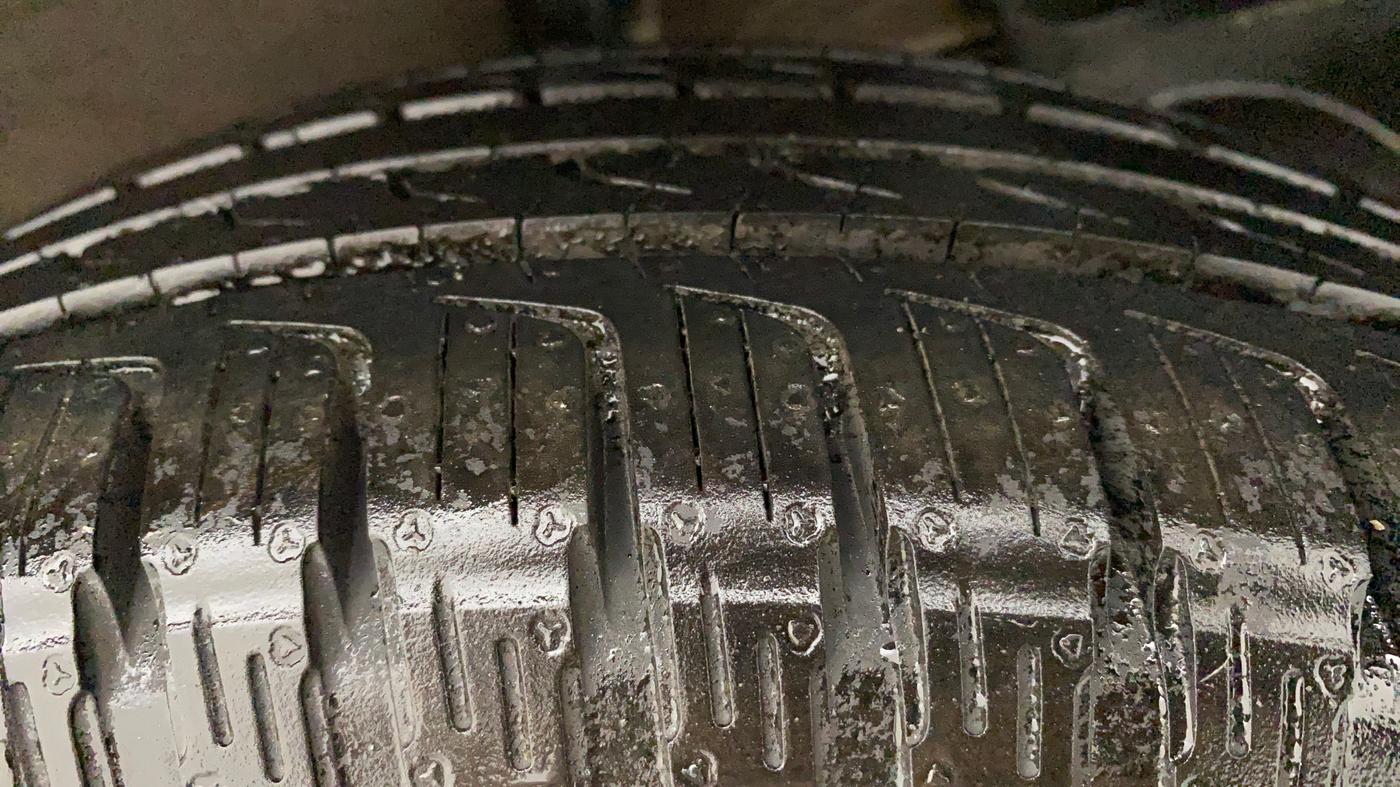2017 Nissan Terrano XV PREMIUM D, Diesel, Manual, 58,635 km, Left Rear Tyre Tread