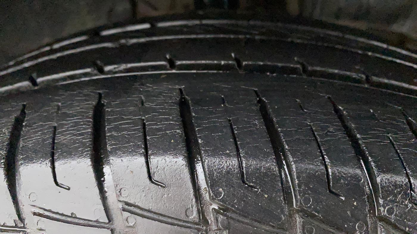 2017 Nissan Terrano XV PREMIUM D, Diesel, Manual, 58,635 km, Right Front Tyre Tread