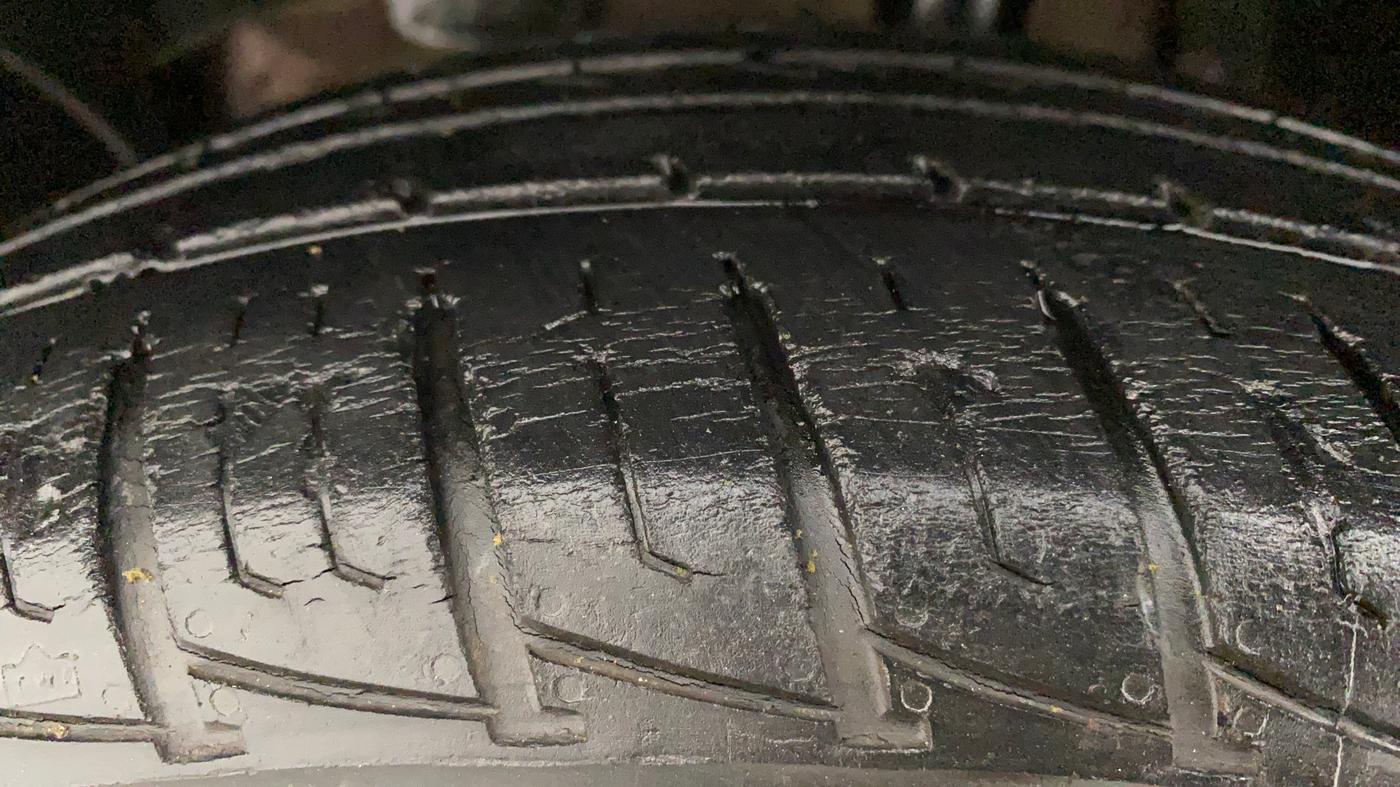 2017 Nissan Terrano XV PREMIUM D, Diesel, Manual, 58,635 km, Left Front Tyre Tread