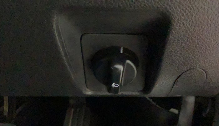 2017 Nissan Terrano XV PREMIUM D, Diesel, Manual, 58,635 km, Dashboard - Headlight height adjustment not working