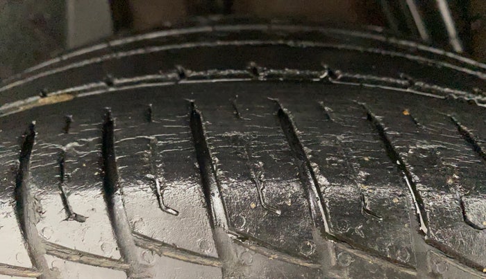 2017 Nissan Terrano XV PREMIUM D, Diesel, Manual, 58,635 km, Right Rear Tyre Tread