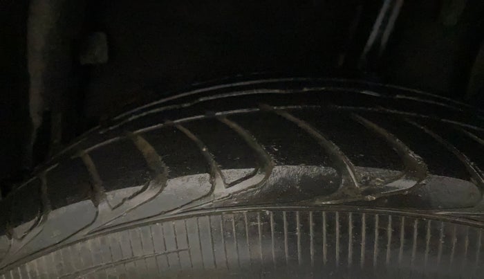 2017 Renault Duster RXL PETROL, Petrol, Manual, 73,012 km, Left Rear Tyre Tread