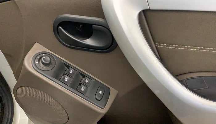 2017 Renault Duster RXL PETROL, Petrol, Manual, 73,012 km, Driver Side Door Panels Control