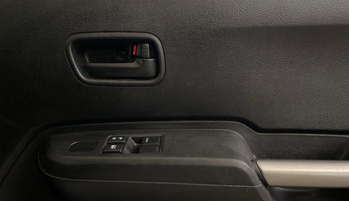 2022 Maruti IGNIS SIGMA 1.2, Petrol, Manual, 72,624 km, Driver Side Door Panels Control