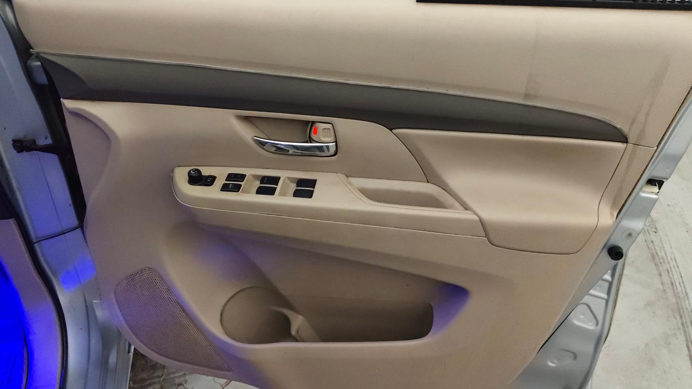 2023 Maruti Ertiga   VXI (O) CNG, CNG, Manual, 70,442 km, Driver Side Door Panels Control