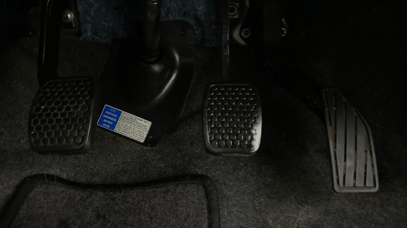 2019 Maruti Alto VXI, Petrol, Manual, 23,012 km, Pedals