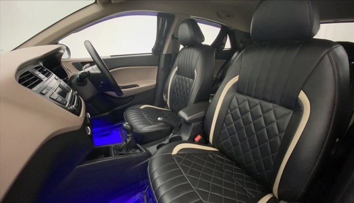 2016 Hyundai Elite i20 MAGNA 1.2, CNG, Manual, 38,313 km, Right Side Front Door Cabin