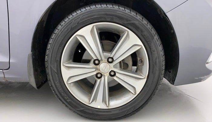 2018 Hyundai Verna 1.6 VTVT SX (O) AT, Petrol, Automatic, 46,795 km, Right Front Wheel