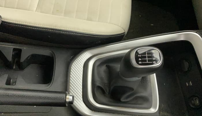 2022 KIA SONET HTX 1.0 IMT, Petrol, Manual, 33,346 km, Gear Lever
