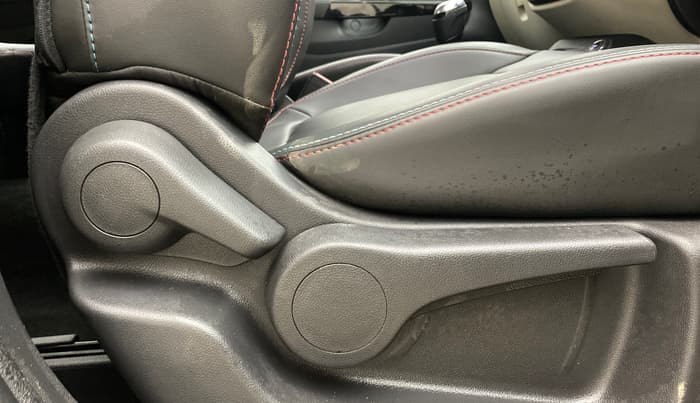 2019 Renault Captur PLATINE PETROL DUAL TONE, Petrol, Manual, 24,818 km, Driver Side Adjustment Panel