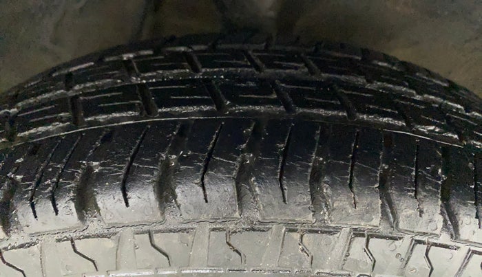 2013 Maruti Alto 800 LXI, Petrol, Manual, 10,142 km, Right Front Tyre Tread
