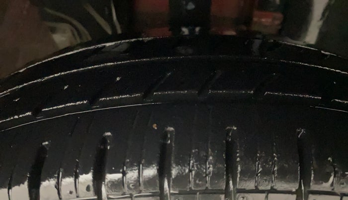 2016 Renault Kwid RXL, Petrol, Manual, 31,819 km, Right Front Tyre Tread