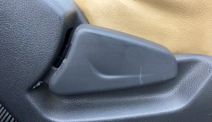 2016 Renault Kwid RXL, Petrol, Manual, 31,819 km, Driver Side Adjustment Panel