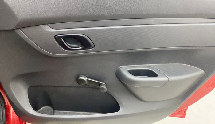 2016 Renault Kwid RXL, Petrol, Manual, 31,819 km, Driver Side Door Panels Control