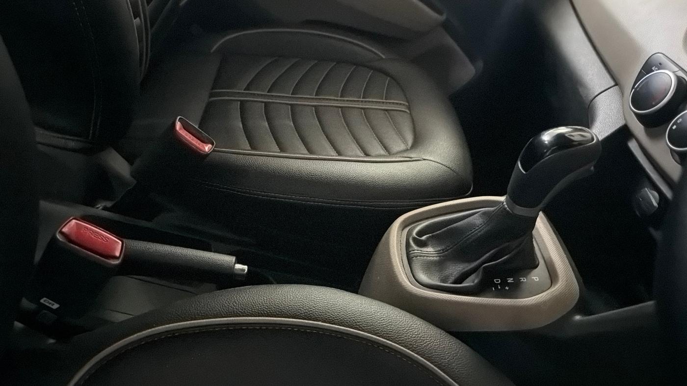 2018 Hyundai Grand i10 SPORTZ AT 1.2 KAPPA VTVT, Petrol, Automatic, 28,328 km, Gear Lever