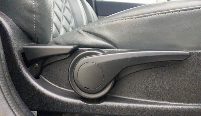 2017 Tata Tiago XZ PETROL, Petrol, Manual, 27,861 km, Driver Side Adjustment Panel