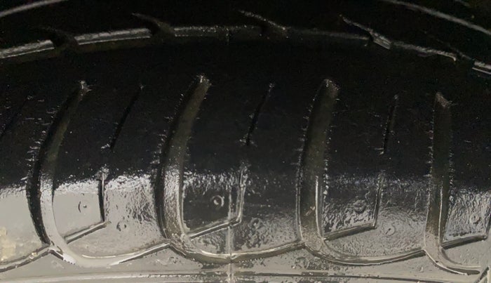 2017 Tata Tiago XZ PETROL, Petrol, Manual, 27,861 km, Right Front Tyre Tread