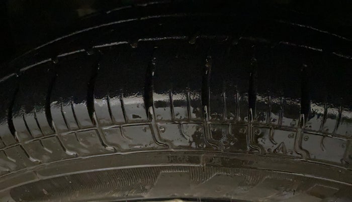 2022 Renault TRIBER RXT LIMITED EDITION, Petrol, Manual, 82,043 km, Left Front Tyre Tread