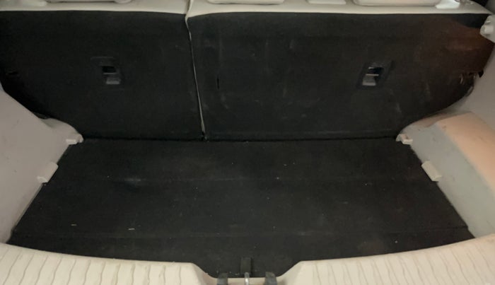 2019 Mahindra XUV300 W8 (O) 1.2 PETROL, Petrol, Manual, 75,045 km, Boot Inside