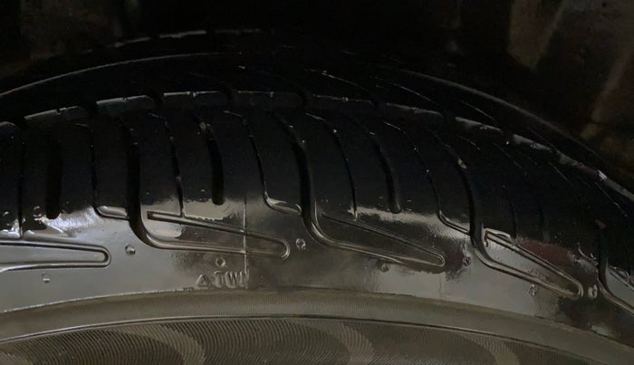 2015 Honda Amaze 1.2L I-VTEC S, Petrol, Manual, 61,393 km, Right Rear Tyre Tread