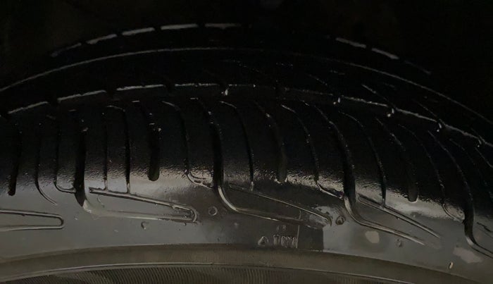 2015 Honda Amaze 1.2L I-VTEC S, Petrol, Manual, 61,393 km, Left Front Tyre Tread