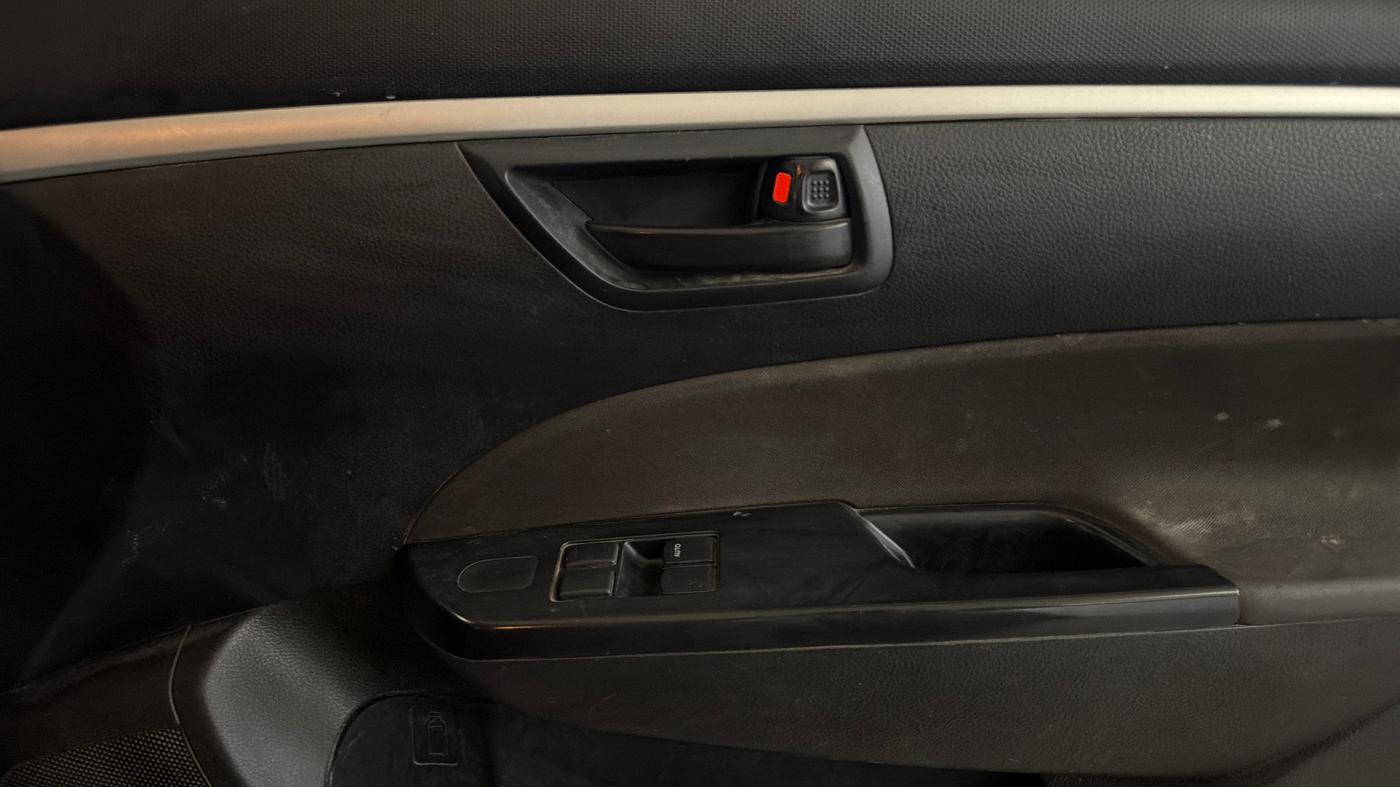 2016 Maruti Swift LXI (O), Petrol, Manual, 75,404 km, Driver Side Door Panels Control