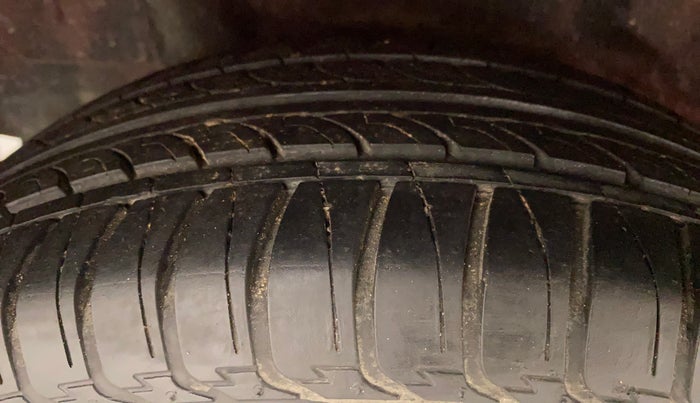 2012 Honda Brio S MT, Petrol, Manual, 74,452 km, Right Rear Tyre Tread