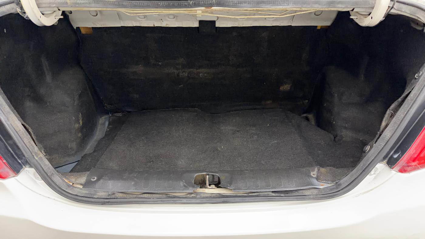 2017 Maruti Swift Dzire LXI, Petrol, Manual, 1,07,069 km, Boot Inside