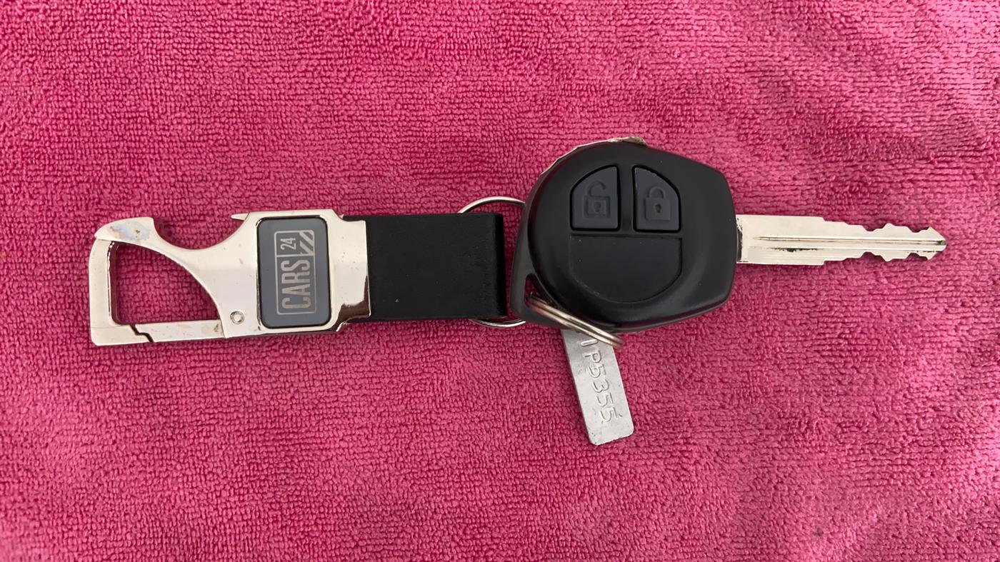 2017 Maruti Swift VXI OPT, Petrol, Manual, 16,759 km, Key Close-up