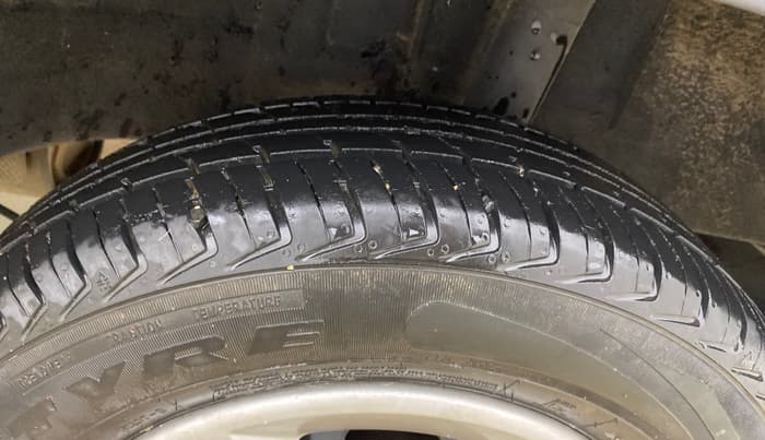 2016 Renault Kwid RXT 0.8, Petrol, Manual, 56,205 km, Left Rear Tyre Tread