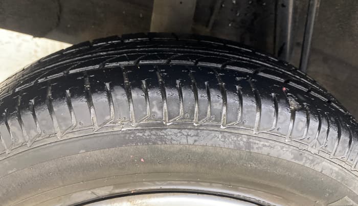 2016 Renault Kwid RXT 0.8, Petrol, Manual, 56,205 km, Right Rear Tyre Tread