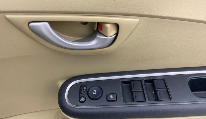 2016 Honda Amaze 1.2L I-VTEC VX, Petrol, Manual, 40,321 km, Driver Side Door Panels Control