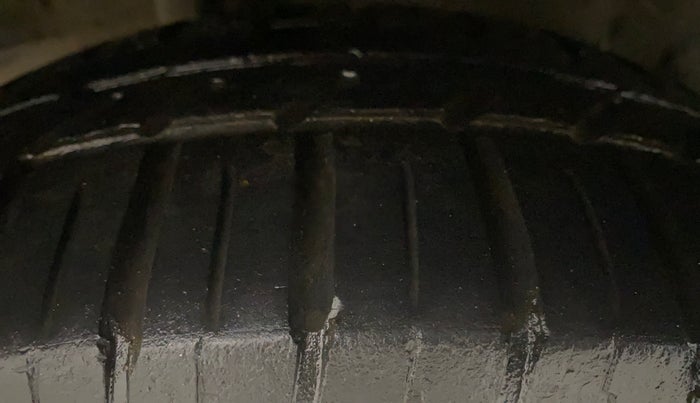 2016 Honda Amaze 1.2L I-VTEC VX, Petrol, Manual, 40,321 km, Right Rear Tyre Tread