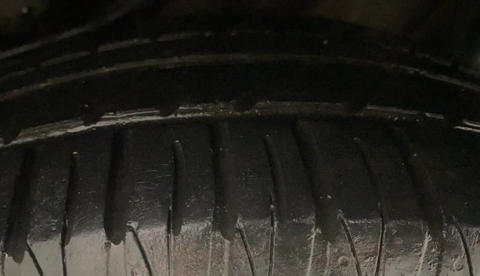 2016 Honda Amaze 1.2L I-VTEC VX, Petrol, Manual, 40,321 km, Left Rear Tyre Tread