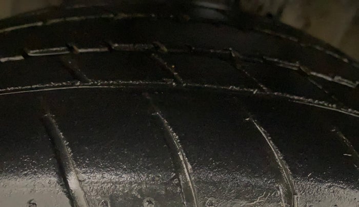 2016 Honda Amaze 1.2L I-VTEC VX, Petrol, Manual, 40,321 km, Left Front Tyre Tread