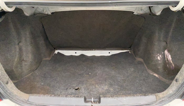 2017 Honda Amaze 1.2 EMT I VTEC, Petrol, Manual, 74,577 km, Boot Inside