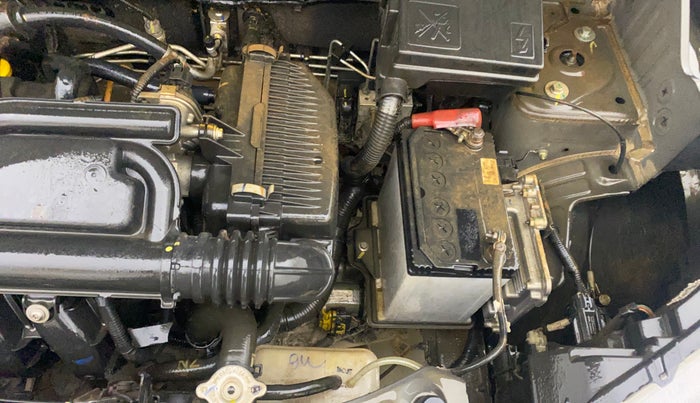 2024 Renault Kwid RXT 1.0 AMT, Petrol, Automatic, 15,103 km, Engine View - Left