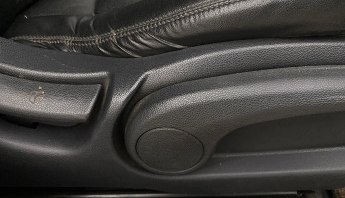 2015 Hyundai Elite i20 ASTA 1.4 CRDI, Diesel, Manual, 91,831 km, Driver Side Adjustment Panel