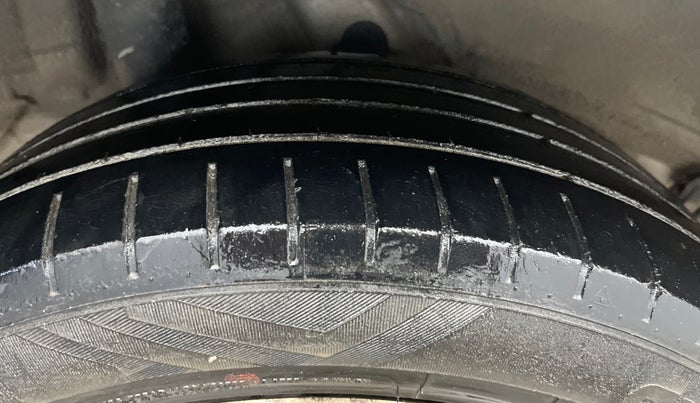 2018 Hyundai Verna 1.6 VTVT SX O, CNG, Manual, 57,181 km, Right Rear Tyre Tread