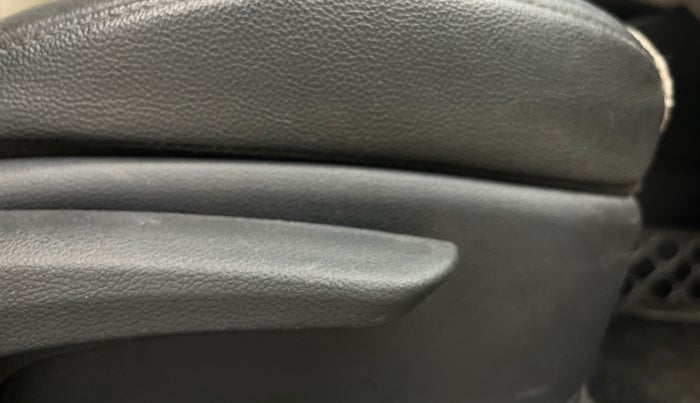 2018 Hyundai Verna 1.6 VTVT SX O, CNG, Manual, 57,181 km, Driver Side Adjustment Panel