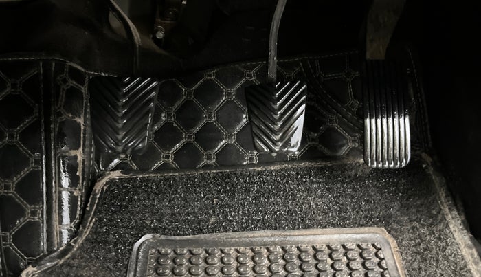 2018 Hyundai Verna 1.6 VTVT SX O, CNG, Manual, 57,181 km, Pedals