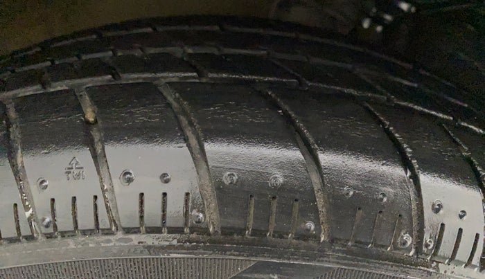 2015 Maruti Celerio ZXI, Petrol, Manual, 26,330 km, Right Rear Tyre Tread