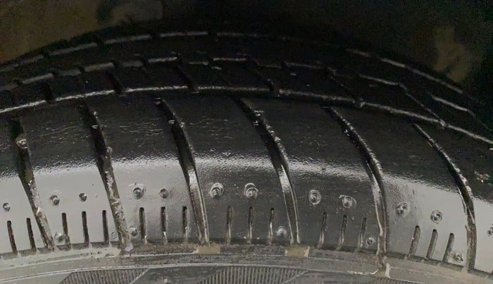 2015 Maruti Celerio ZXI, Petrol, Manual, 26,330 km, Left Rear Tyre Tread