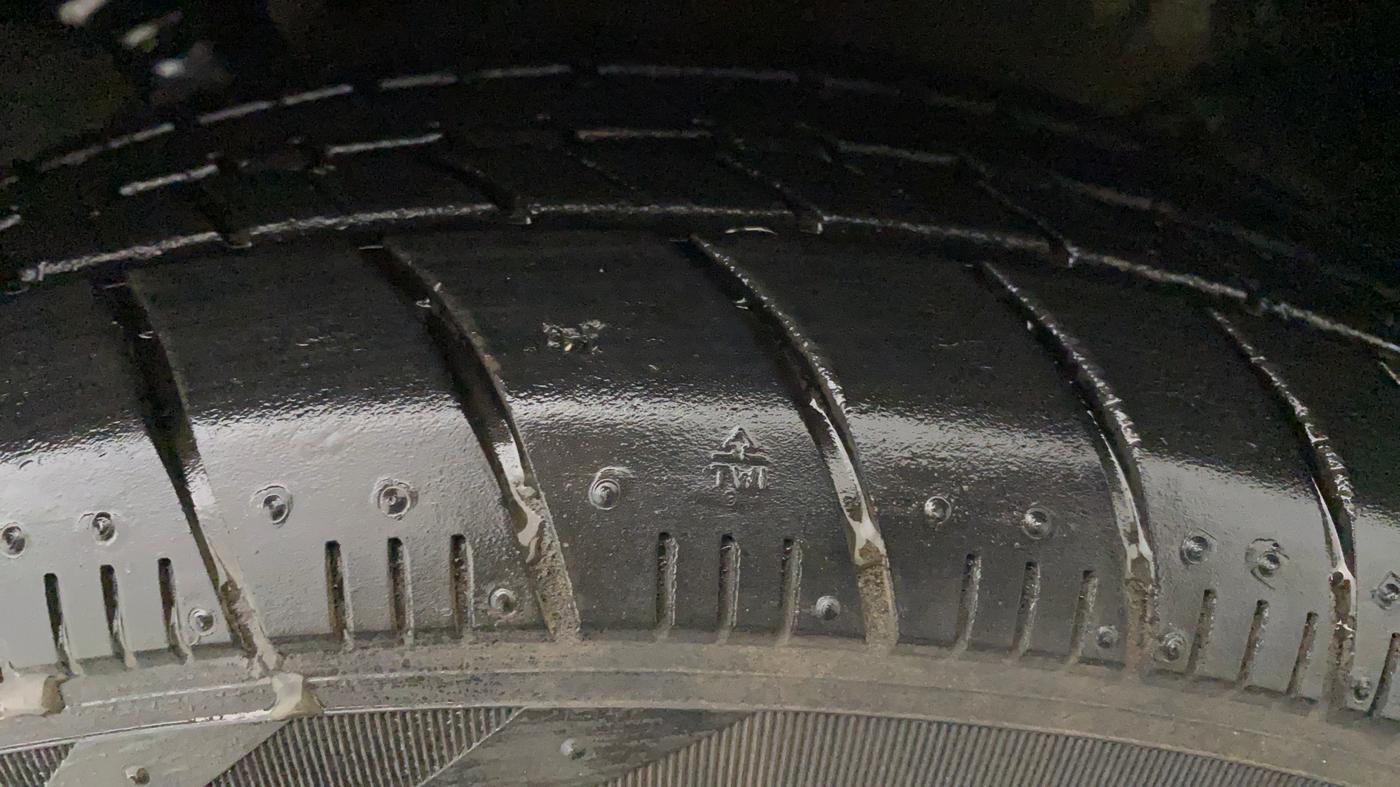 2015 Maruti Celerio ZXI, Petrol, Manual, 26,330 km, Left Front Tyre Tread