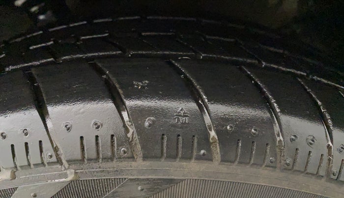 2015 Maruti Celerio ZXI, Petrol, Manual, 26,330 km, Left Front Tyre Tread