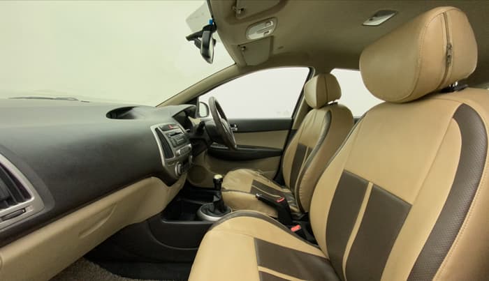 2012 Hyundai i20 SPORTZ 1.2, Petrol, Manual, 89,886 km, Right Side Front Door Cabin