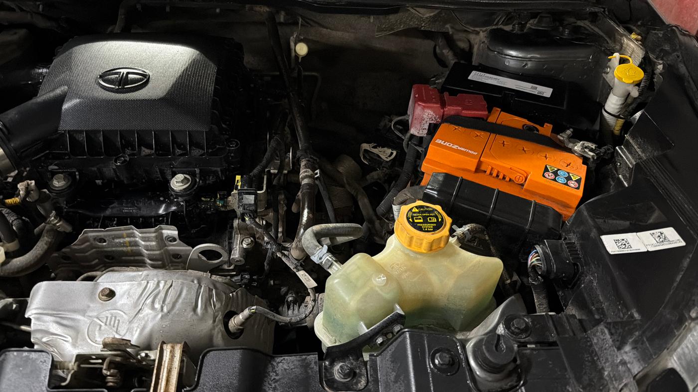 2022 Tata NEXON XZ PLUS PETROL, Petrol, Manual, 50,156 km, Engine View - Left