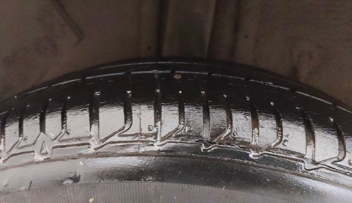 2019 Hyundai Elite i20 ASTA (O) CVT, Petrol, Automatic, 34,197 km, Right Rear Tyre Tread