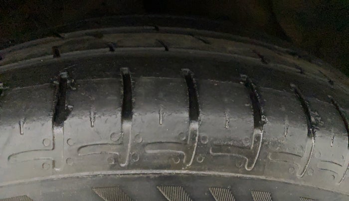 2020 Hyundai AURA S 1.2 CNG, CNG, Manual, 43,410 km, Right Front Tyre Tread